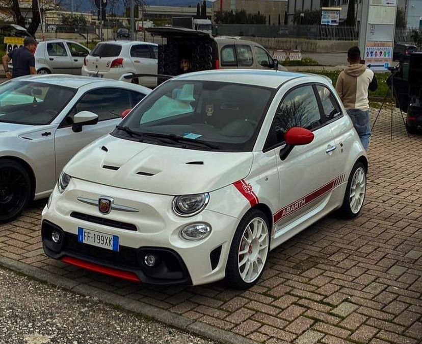 Cofano in vetroresina con prese d'aria e copertura fari - 500 ABARTH - EXTR3ME ITALIA